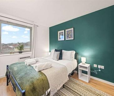 Alaska Building, Deals Gateway, Lewisham, London, SE13 - Photo 3