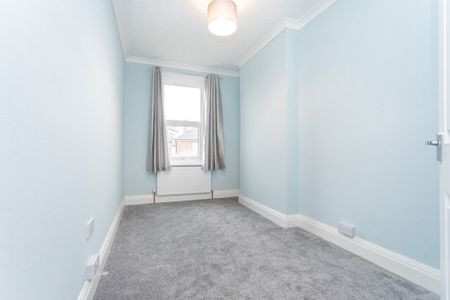 2 bed apartment to rent in Abinger Road, Bournemouth, BH7 - Photo 4