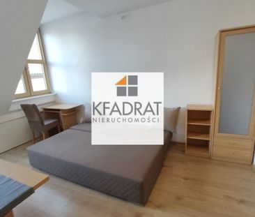 Podzamcze 2-pok. mieszkanie z niezależną kuchnią - Zdjęcie 2