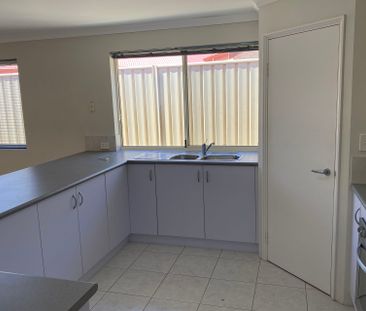 Low maintenance & ducted aircon! - Photo 6