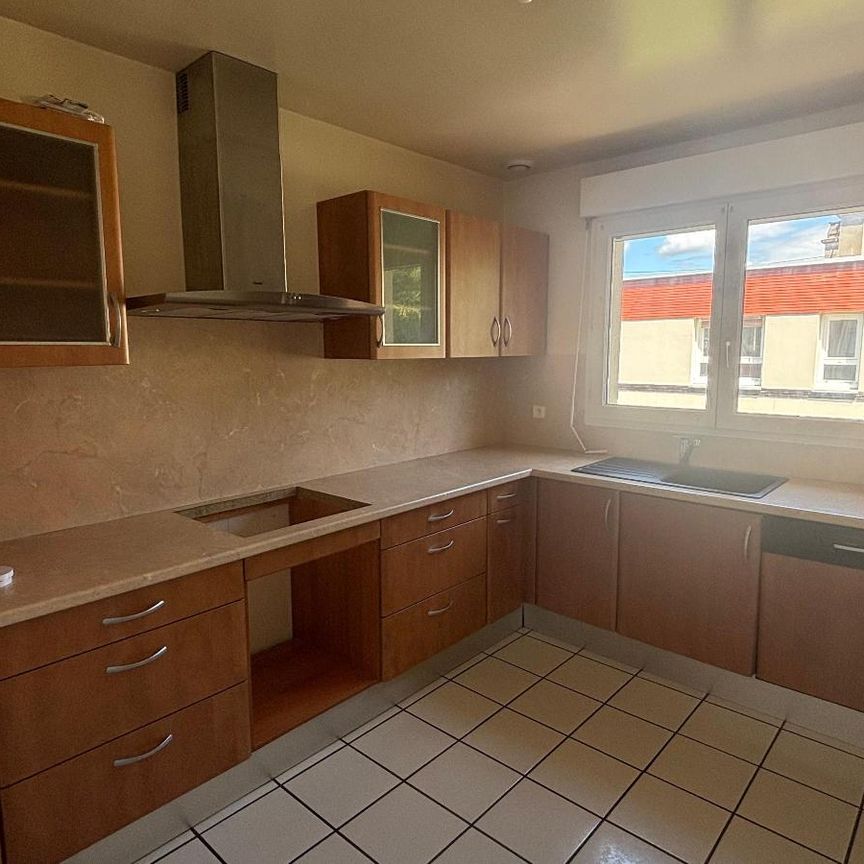 Location Maison 6 pièces 122m² CHAMALIERES 63400 - Photo 1
