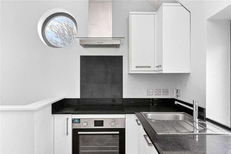 Queens Road, Weybridge, Surrey, KT13 - Photo 5