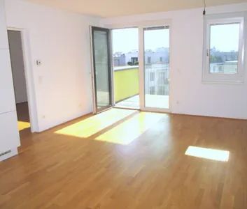 U-Bahn vor der Tür, Balkon mit Aussicht, superruhig, neuwertig (2019), modern - Foto 1