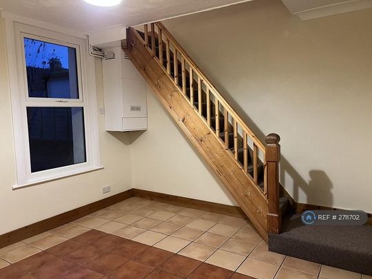 3 bedroom terraced house to rent - Photo 1