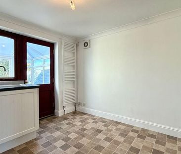 2 bedroom semi-detached house to rent - Photo 2