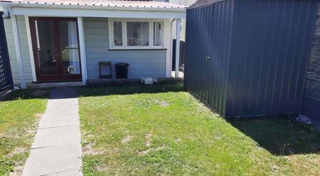 Tidy 4 Bedroom home plus free weeks rent - Photo 5