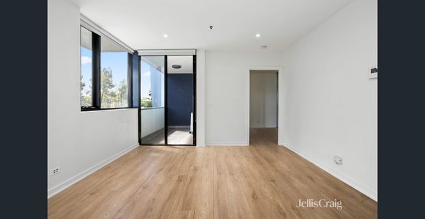 One-Bedroom Apartment - Photo 1