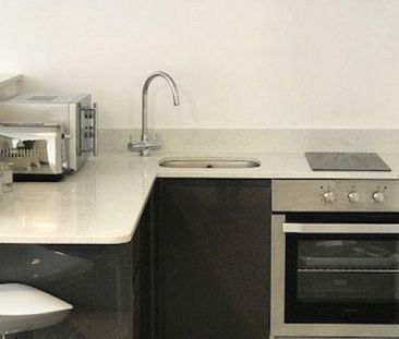 Studio to rent - Photo 2