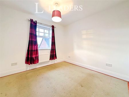 3 bedroom house to rent Magennis Close, Gosport, PO13 - Photo 3