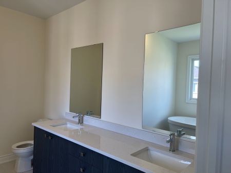 For Lease - 221 LESLIE RICHARD Street, Markham, Ontario - Photo 2