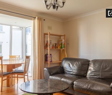 Room in 4-bedroom flatshare in Stoneybatter, Dublin - Photo 3