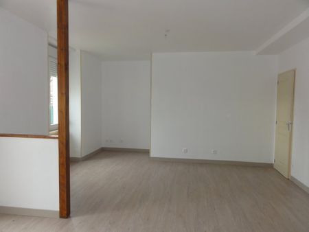 Location Appartement 4 pièces 88m² LE CREUSOT 71200 - Photo 4