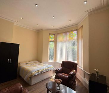 Studio to rent - Photo 1