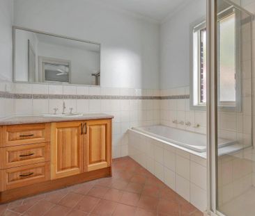 Low Maintenance Living in Essendon - Photo 3