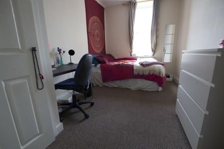 5 bedroom maisonette to rent - Photo 2