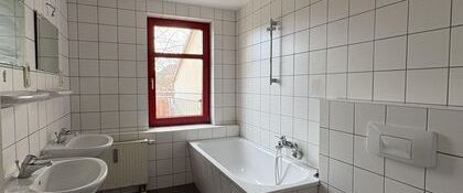 Zweiraumwohnung mit Tageslichtbad in Zwickau - Photo 1