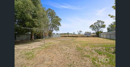 70 East Street, North Wagga Wagga - Photo 2