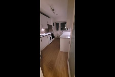 Room in a Shared Flat, Longmoor Point, SW15 - Photo 3