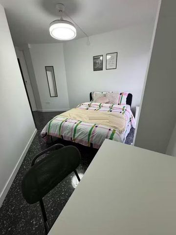 Carrer de Juan de Garay, Valencia, Valencian Community 46017 - Photo 2