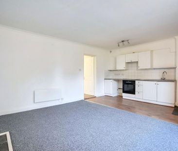 1 bedroom ground floor flat to rent - Photo 5