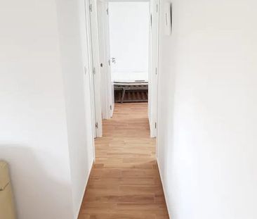 Calle San Vicente de Paúl, Sevilla, Andalusia 41010 - Photo 4