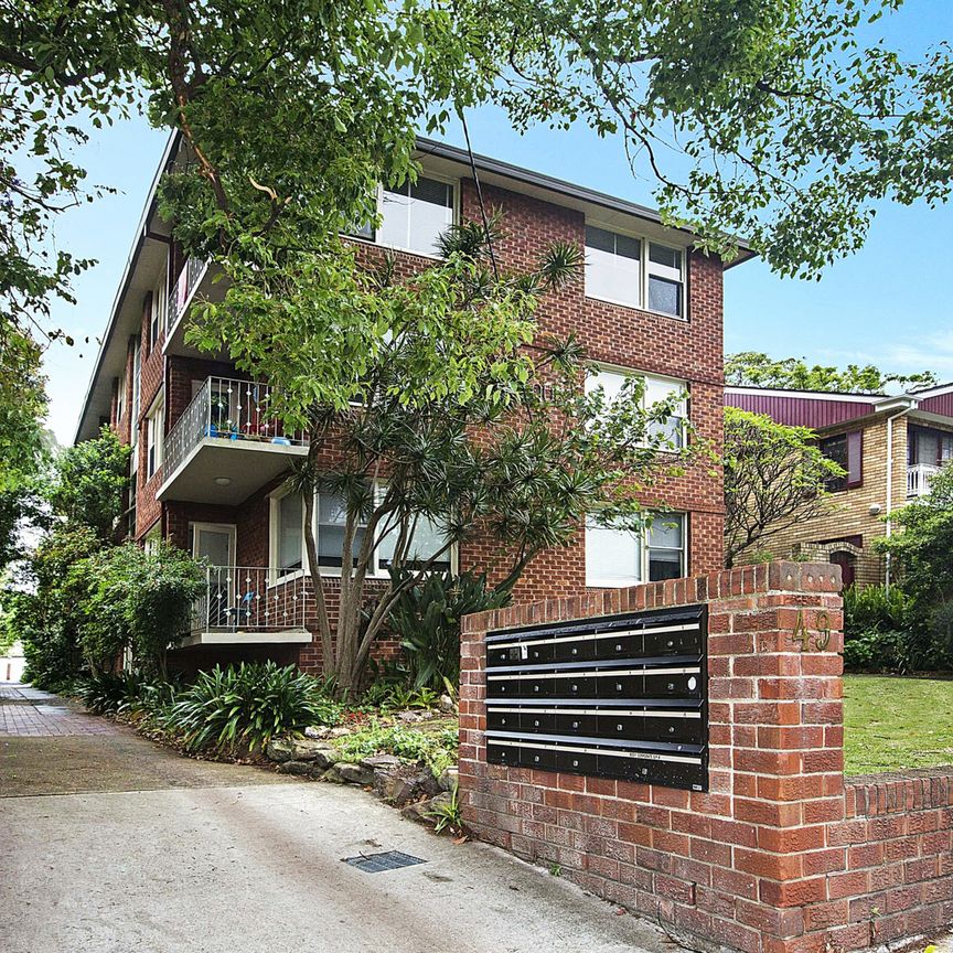Stunning 2 Bedroom Apartment in Quiet Security Block - Photo 1