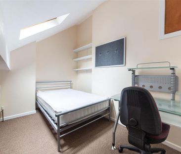 3 bedroom apartment to rent - Photo 5