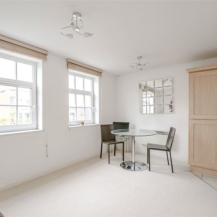 Cookham Road, Maidenhead, Berkshire, SL6 flat to rent - Photo 1