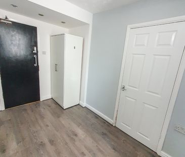 Studio Flat, Mansfield Road, NG1 - Photo 2