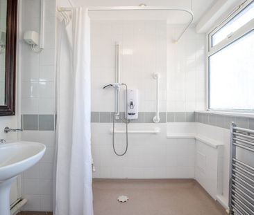 2 Bed Flat, Oatlands Court, SW19 - Photo 6