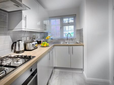 2 Bed, House - Photo 4