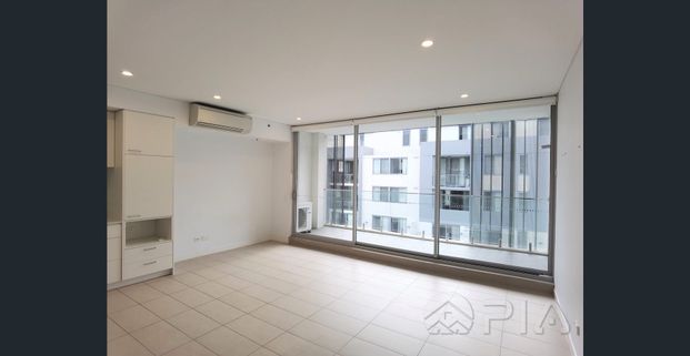 Modern 1-Bedroom Apartment – Canterbury’s Best Location! - Photo 1