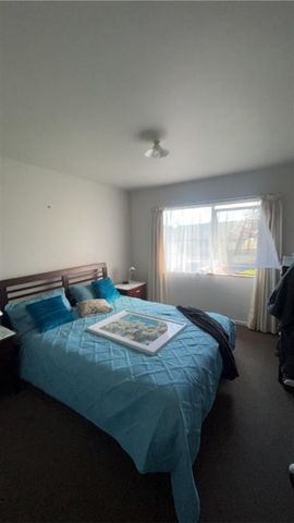 Large Family Home - Photo 4