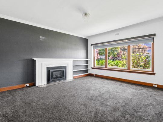 34 Earl Street Sandy Bay TAS 7005 Australia - Photo 1