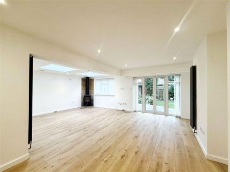 3 bedroom detached house to rent - Photo 3