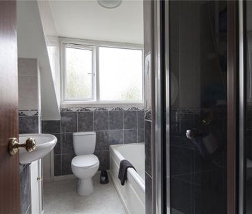 4 bedroom semi-detached house to rent - Photo 2