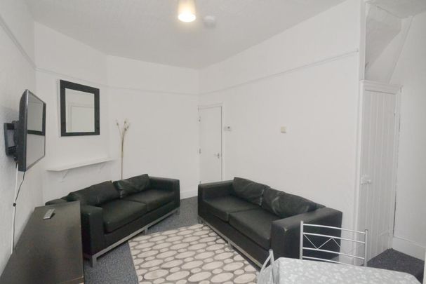 3 bedroom terraced house to rent - Photo 1