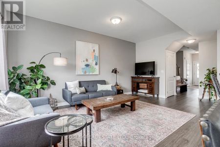 19 TOLMAN STREET - Photo 4