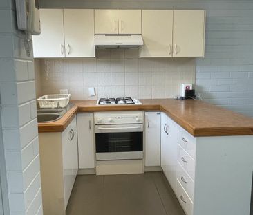 Modern, low-maintenance living in the heart of Wembley - Photo 6