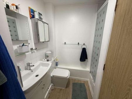 Ground Floor Flat Pavilion Way, Edgware, HA8 - Photo 5