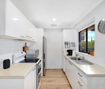 RENOVATED VILLA IN CONVENIENT LOCATION - Photo 2