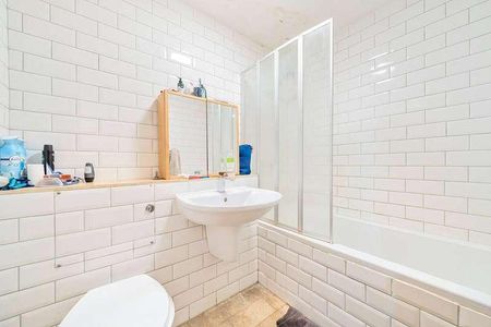 Gateway, Weybridge, Surrey, KT13 - Photo 3