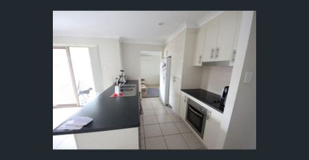 Spacious Family Home - Photo 5