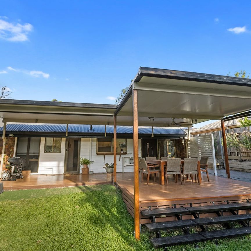 ENTERTAINER'S DELIGHT IN WHITES HILL RESERVE - Photo 1