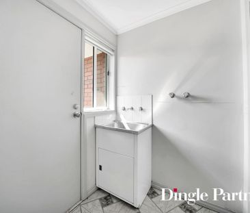 5 MIN WALK FROM THE TRAIN STATION! - Photo 6