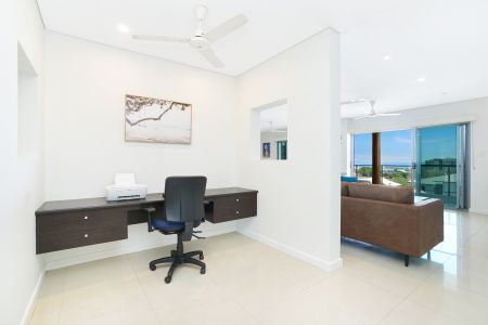 Fully equipped and fully furnished - ready to move in! - Photo 3