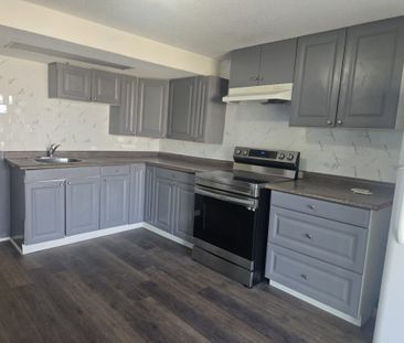 For Lease - 2113 Theoden Court, Pickering, Ontario - Photo 4