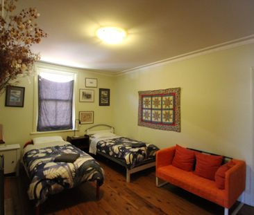 Centrally Cottage-Style Home - FURNISHED - Photo 5