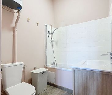 Appartement à louer - REIMS HYPER CENTRE - RUE DE VESLE - Photo 5