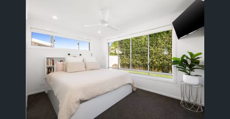 Stylish Living in Sought-After Minyama - Photo 2